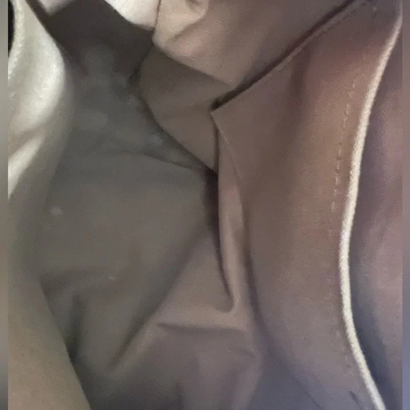 Louis Vuitton Totally MM Tote Bag - Picture 15 of 16